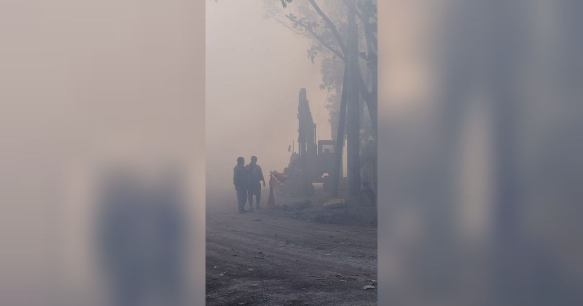 Kebakaran TPA Suwung Denpasar Belum Berakhir, 25 Warga Mengungsi ke Kantor Lurah Serangan