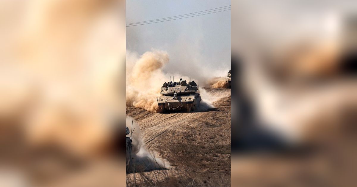 FOTO: Penampakan Tank-Tank Israel Bergerak untuk Serangan Darat di Jalur Gaza