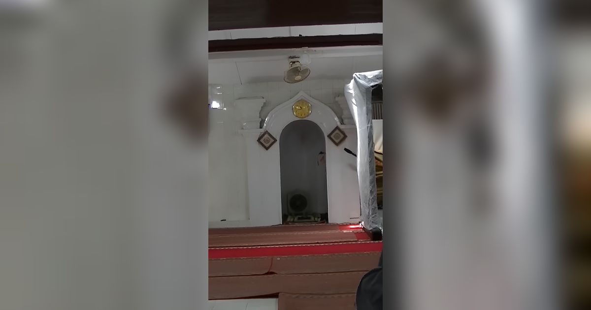 Mengunjungi Masjid Unik Dog Jumeneng Cirebon yang Berusia 500 Tahun, Muazinnya Ada 4