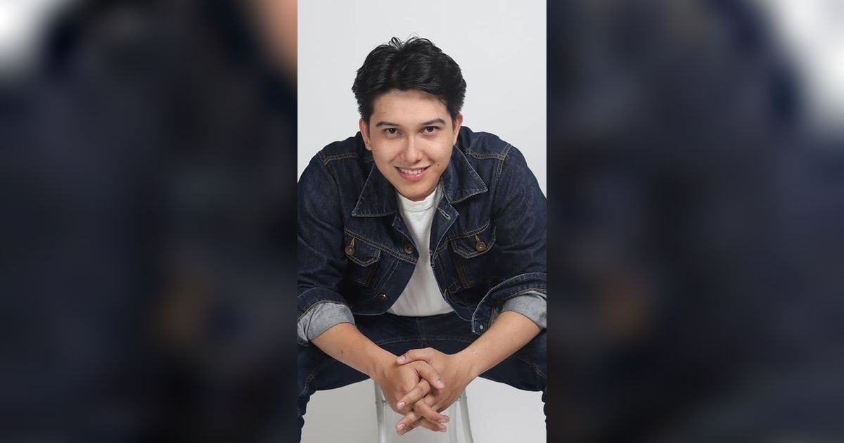 Hempas Gengsi, Ini Alasan Aktor Sidik Eduard Jualan Bakso Cilok Pinggir Jalan
