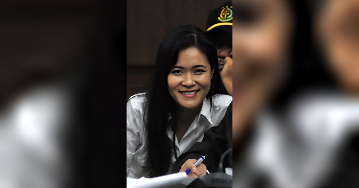 Bukan Psikopat Narsistik, Ternyata Ini Alasan Jessica Wongso Senyum ...