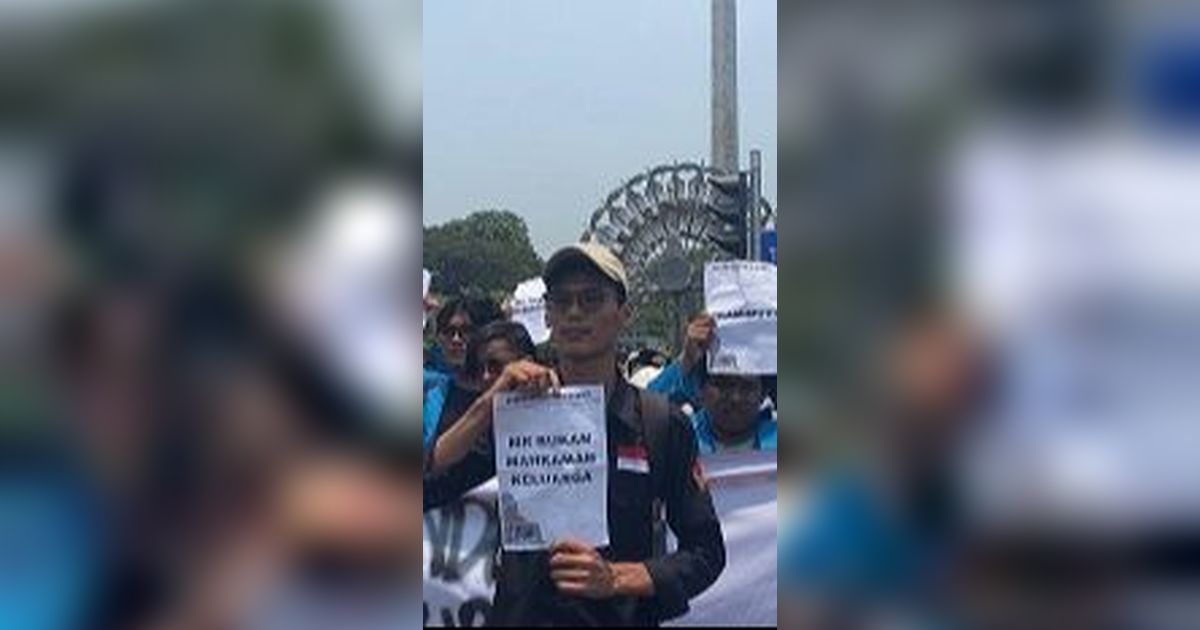 Ragam Protes di Depan MK, Mulai dari Mahkamah Keluarga hingga 'Bocah Kosong jadi Cawapres'