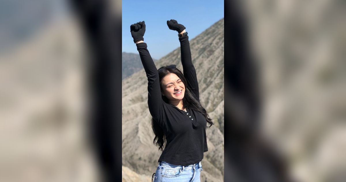 Potret Detik-Detik Nathalie Holscher Hapus Tato di Dada, Nangis Saking Sakitnya