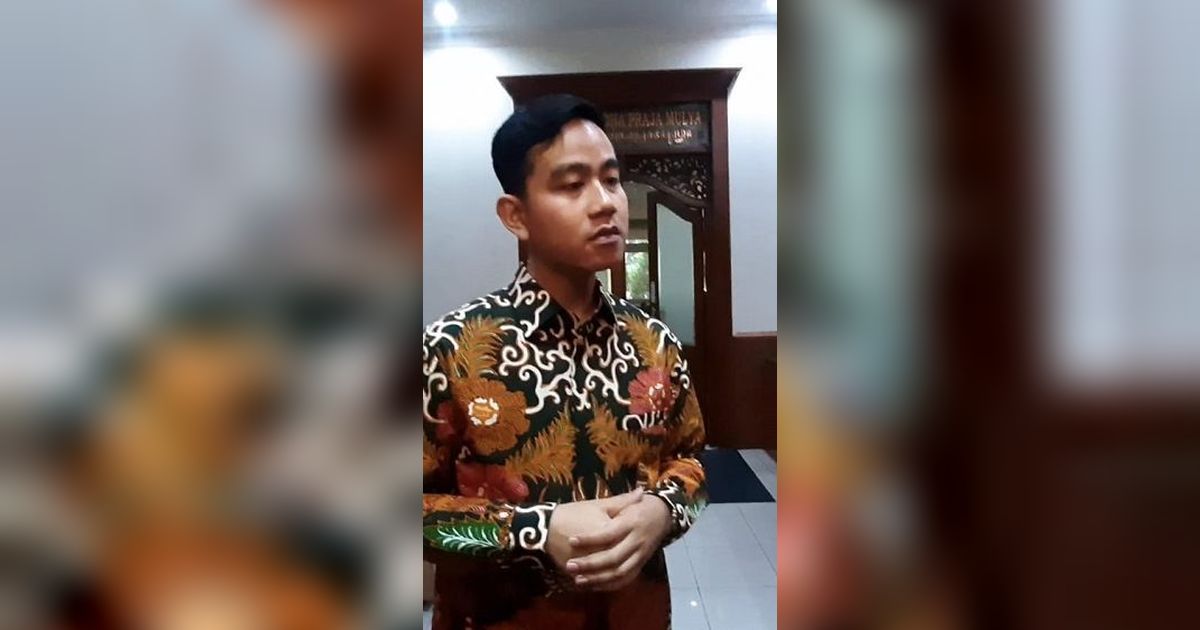 VIDEO: Gibran Tulis Cuitan Tertawa, Respon MK Tolak Batas Usia Capres & Cawapres?