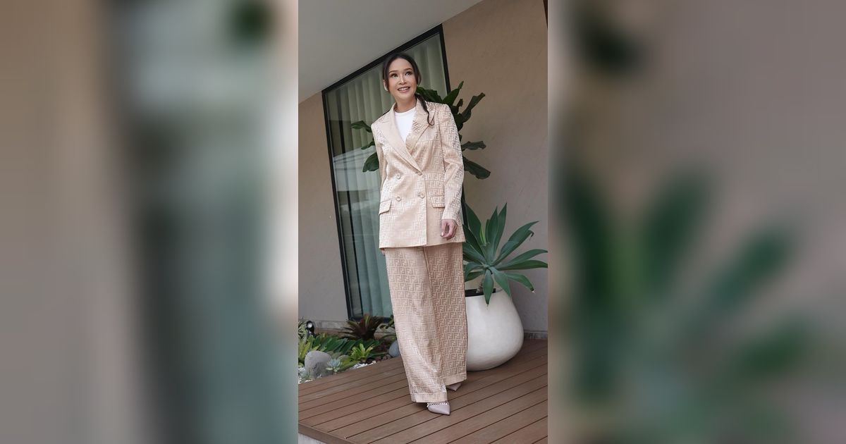 Dirias Brown Makeup, Maia Estianty Dipuji Lebih Muda 30 Tahun