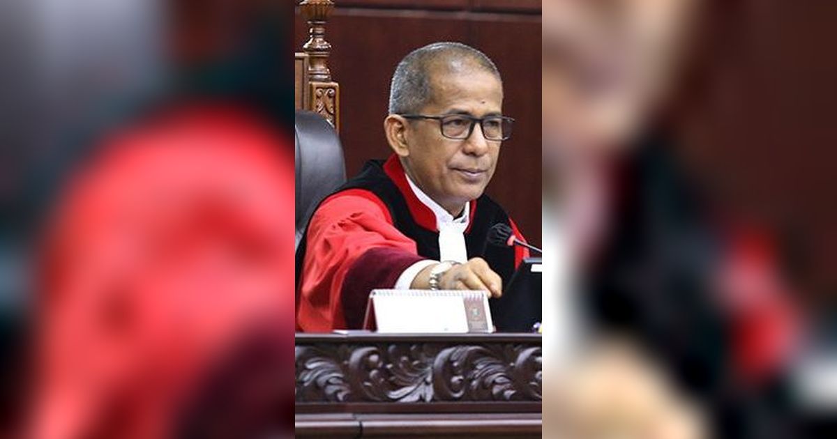 VIDEO: Hakim MK Saldi Isra Ungkap Peristiwa Aneh di Luar Nalar di Gugatan Batas Usia Capres