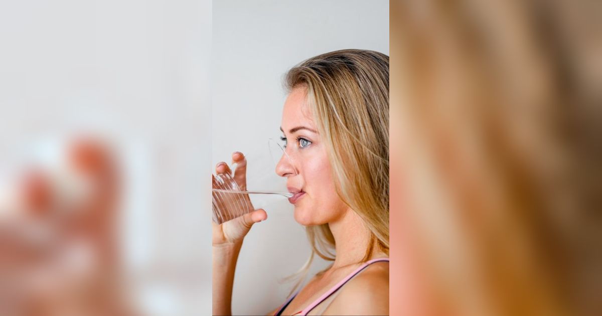 7 Kondisi yang Bisa Terjadi Akibat Terlalu Banyak Minum Air Putih