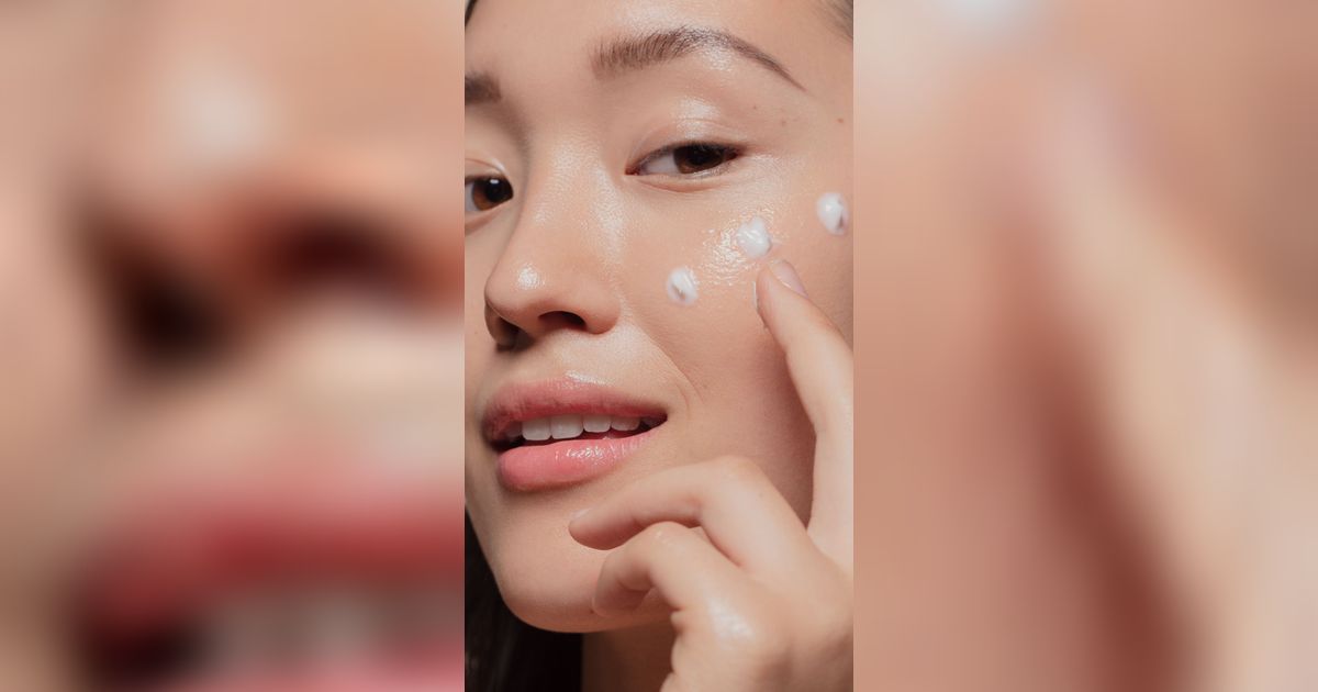 Sunscreen Sebelum atau Setelah Pelembap? Yuk Cari Tahu