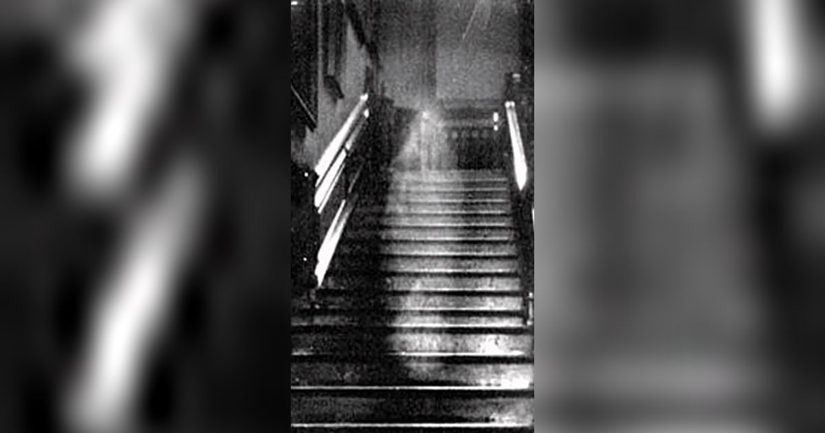Bikin Merinding! Inilah 10 Foto Penampakan Hantu Gentayangan yang Berhasil Direkam Kamera