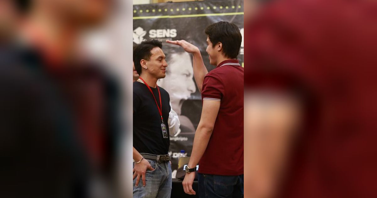 8 Potret El Rumi Tantang Jefri Nichol Tinju di Atas Ring, Belum Mulai Sudah Emosi