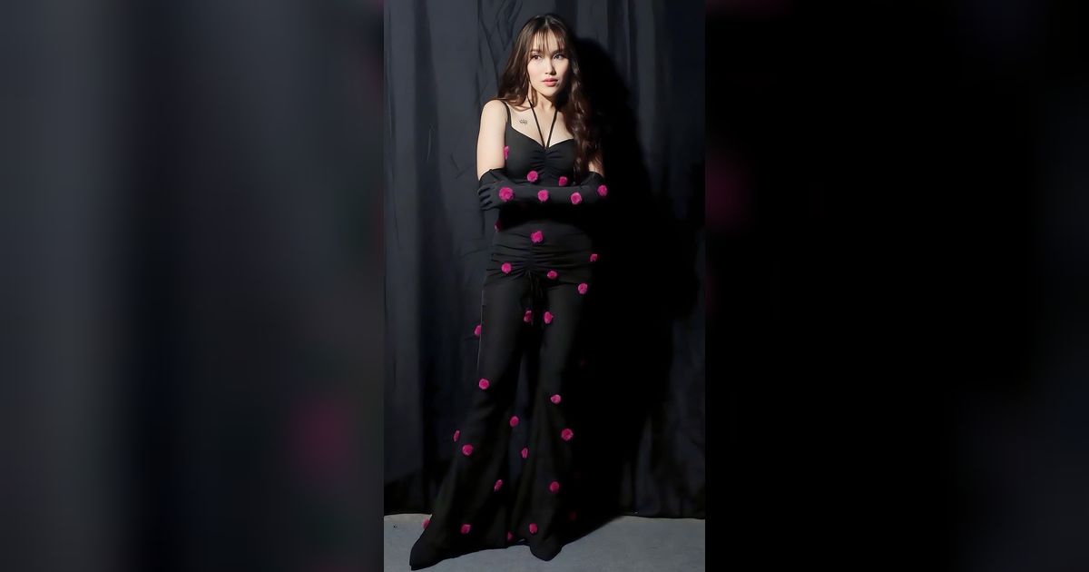 6 Pesona Penyanyi Dangdut Tak Ragu Pamerkan Tatonya, Terbaru Ada Ayu Ting Ting yang Bikin Geger