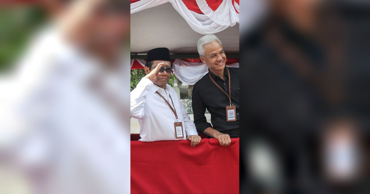 FOTO: Gaya Ganjar dan Mahfud Disambut Parade Nusantara Saat Daftar Capres dan Cawapres di KPU