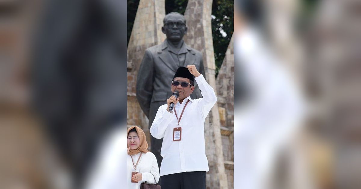 Mahfud MD Daftarkan Diri ke KPU Pakai Baju Lima Tahun Lalu, Kisahnya Bikin Ngakak Ganjar Pranowo