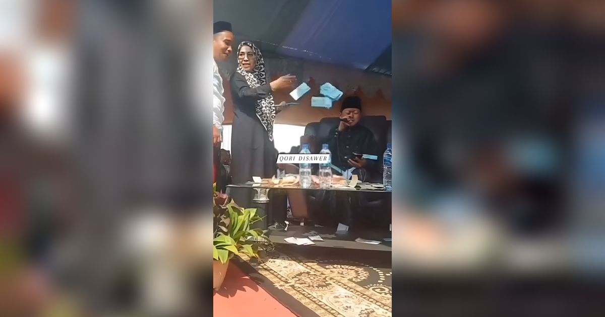 Viral Aksi Emak-Emak Sawer Qori bak Biduan Saat Lantunkan Ayat Suci Alquran
