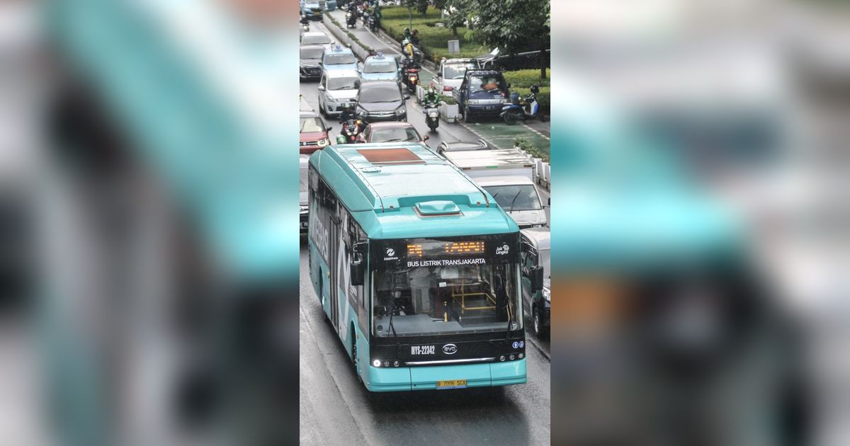 Catat! Hari Ini Transjakarta Modifikasi Rute D11 Jadi Depok-BKN Via Cibubur