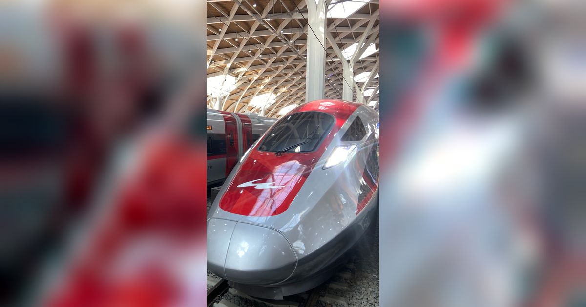 Mengenal Whoosh, Kereta Cepat Pertama di Asia Tenggara yang Diresmikan Jokowi