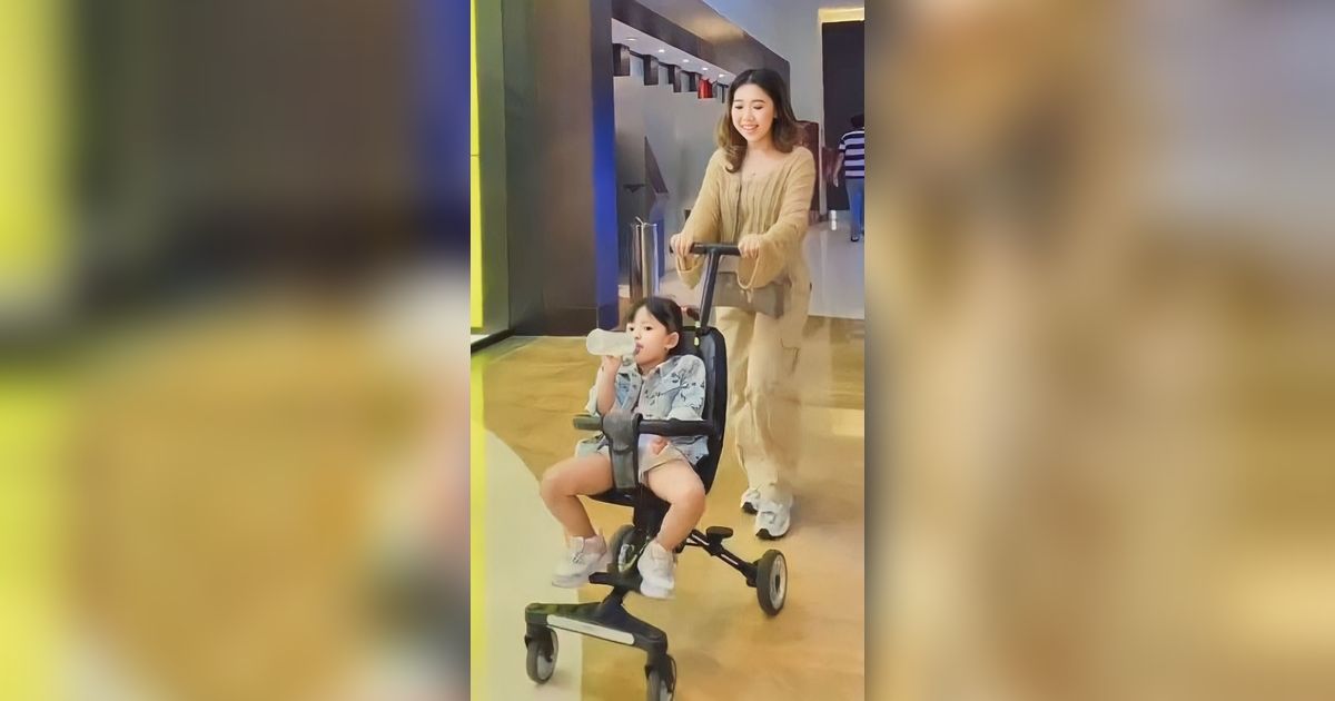 Jarang Tersorot, Potret Kedekatan Seleb Bareng Anak Angkat