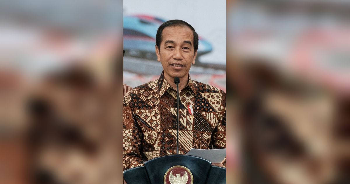 VIDEO: Jokowi, Iriana Hingga Luhut dengar Lawakan Cak Lontong di Istana Berbatik