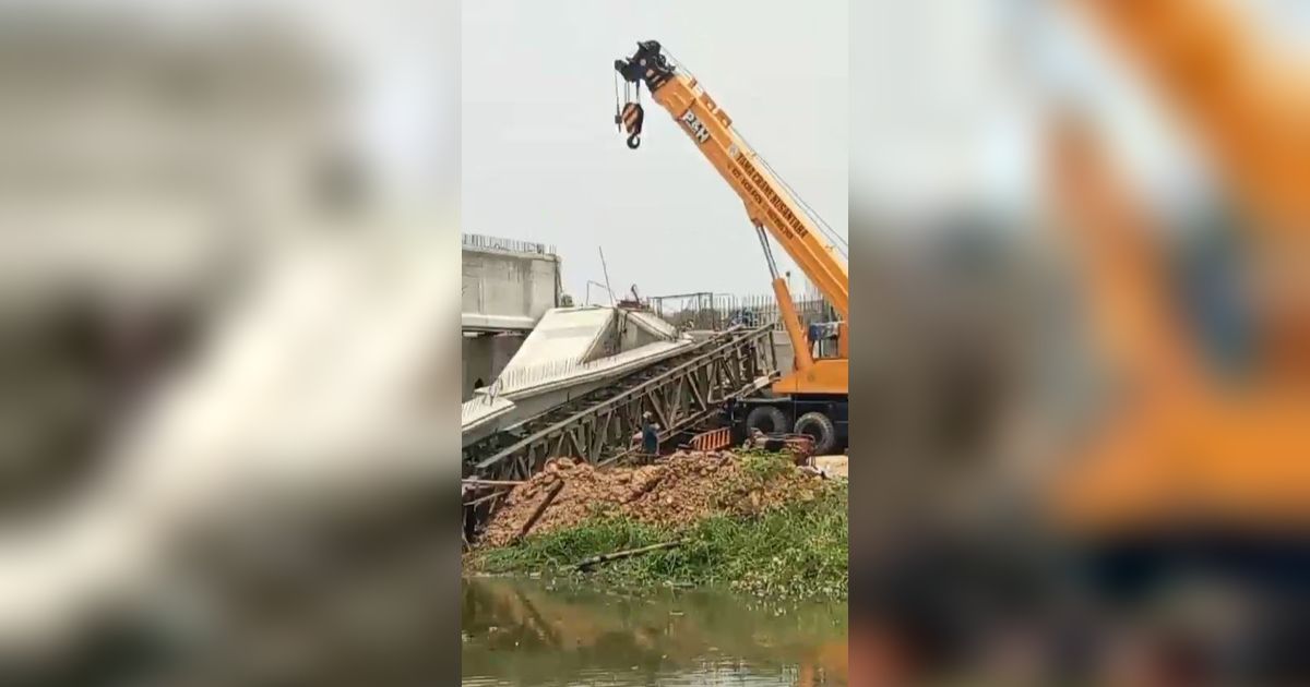 Konstruksi Jembatan Penghubung Kawasan Jababeka & Cikarang Timur Ambruk Terbelah Dua, Ini Penampakannya