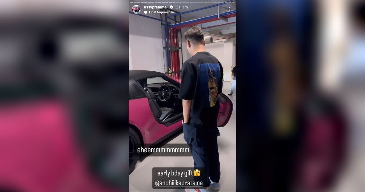 Ussy Sulistiawaty Membuat Andhika Pratama Senang dengan Hadiah Mobil Porsche 4 Miliar