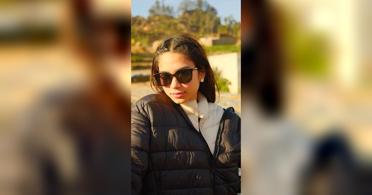 Heboh! Potret Azizah Salsha Unggah Foto Digendong Teman Lelaki