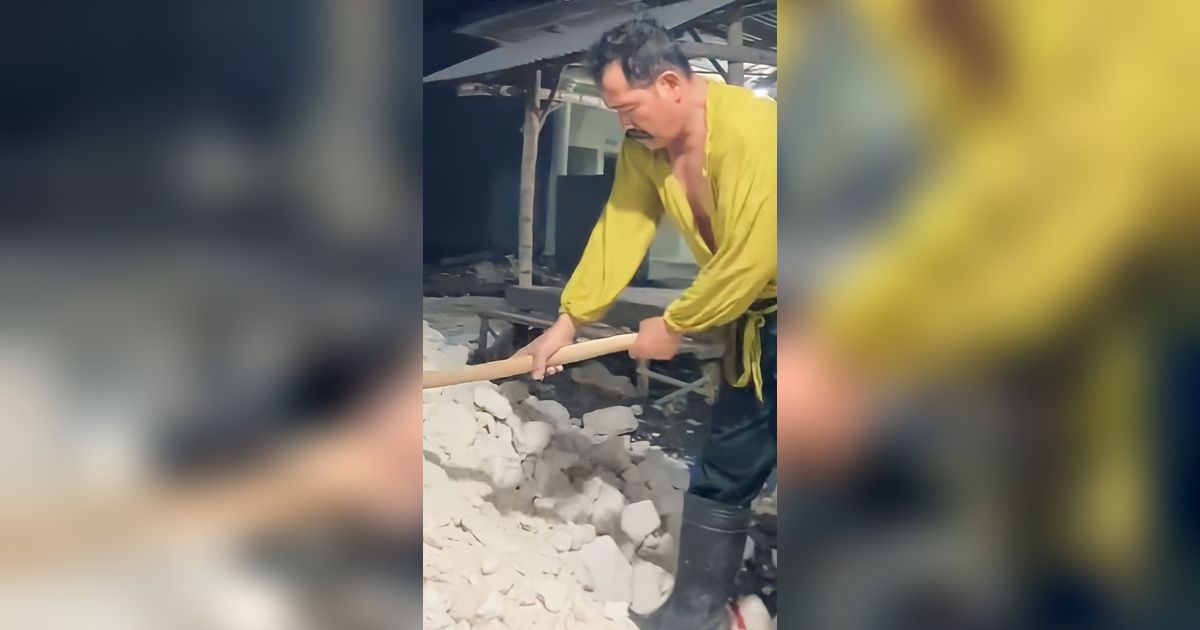 Kelakuan Random Bapak Pakai Outer Anaknya Malah Jadi Crop Top, Makin Ngakak Baca Komentar Netizen