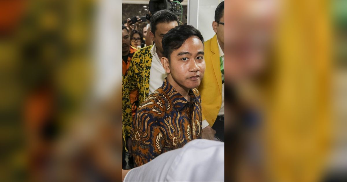 Diundang ke Rapimnas Gerindra, Gibran Keluar Kantor: Saya Enggak ke Bandara, Tenang Saja