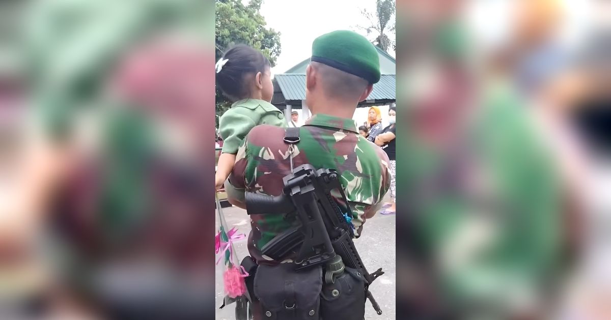 Lama Tak Bertemu, TNI dengan Sabar Dekati Putri Kecilnya yang Tak Mengenali