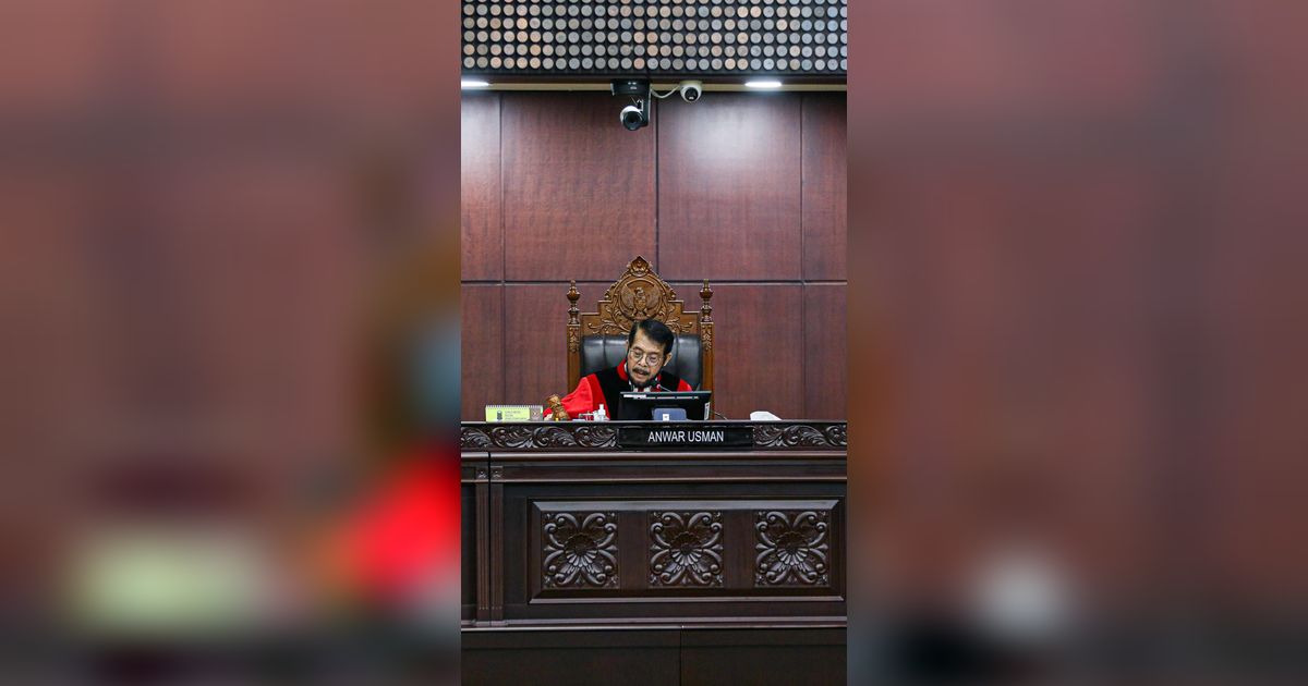 Sidang Penolakan Batas Usia Capres/Cawapres 70 Tahun, Anwar Usman Diinterupsi & Dikaitkan Nama Gibran