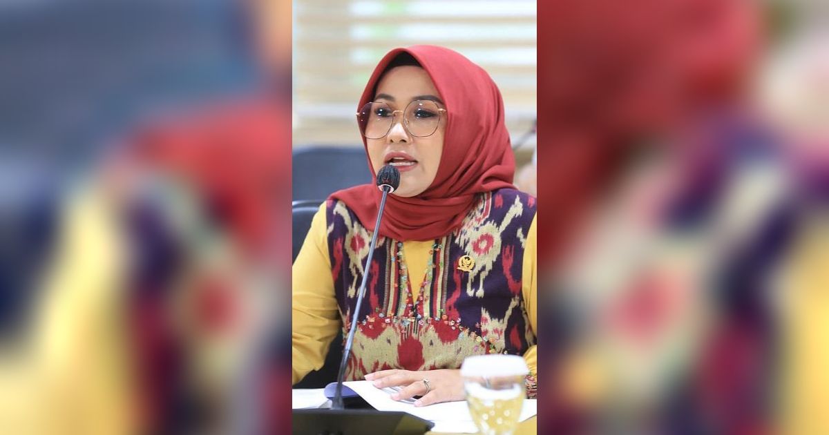 8 Potret Evi Apita, Caleg yang Fotonya Kelewat Cantik, Aslinya...