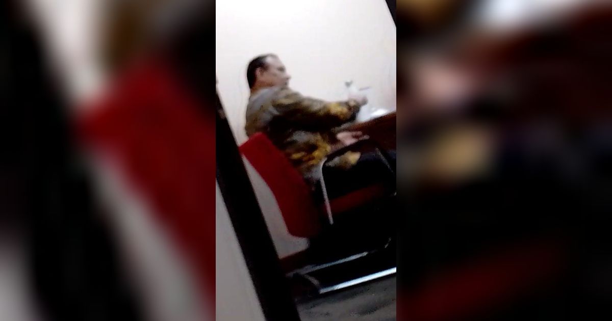 Duduk di Kursi Merah, Begini Foto Ketua KPK Firli Saat Diperiksa Polisi Terkait Dugaan Pemerasan