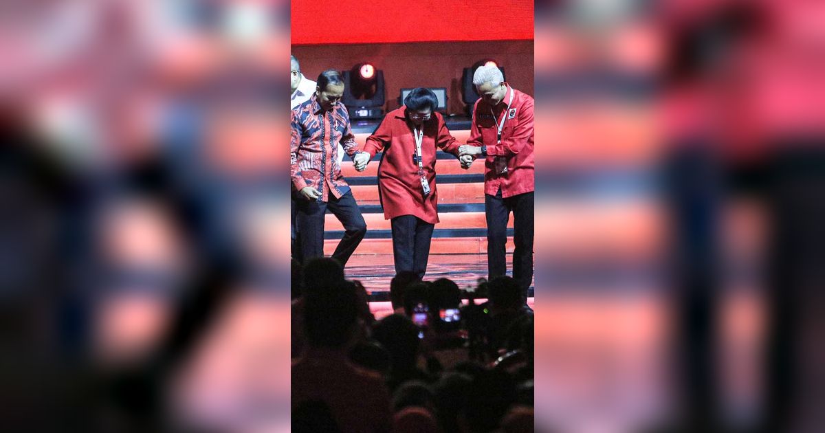 Gandengan Bertiga dengan Ganjar, Cara Megawati Lepaskan Tangan Jokowi Jadi Sorotan