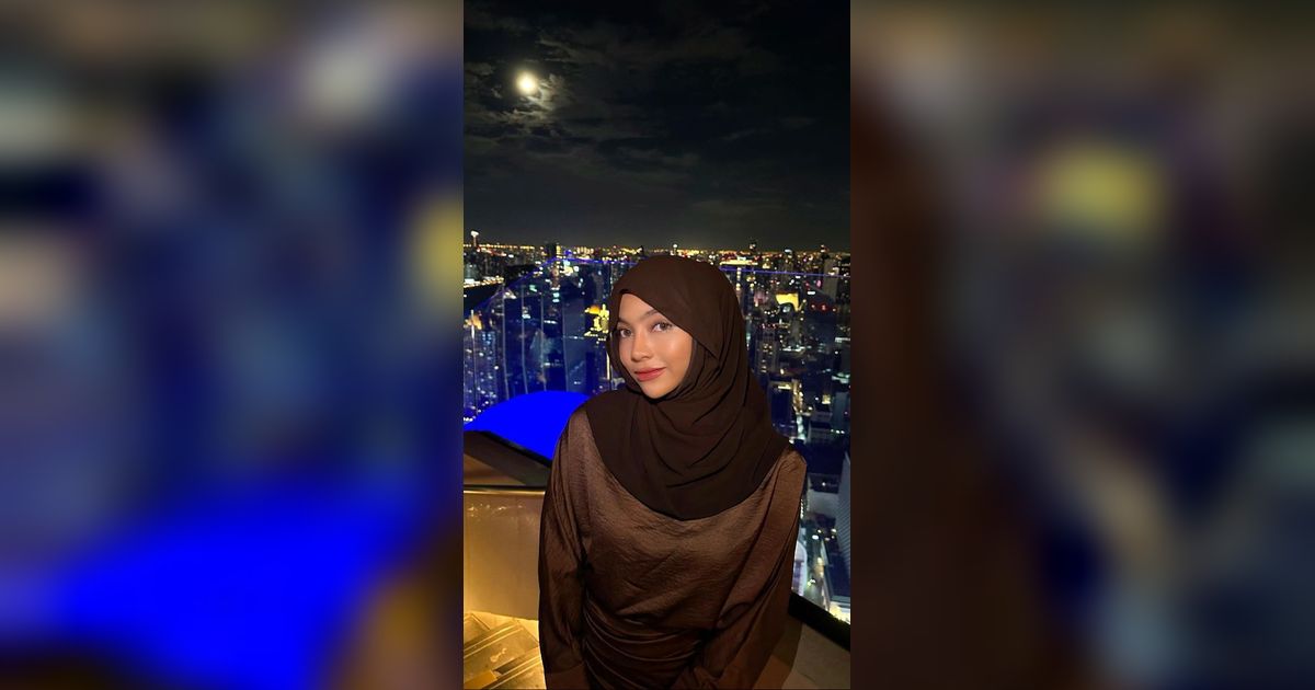 8 Potret Ulang Tahun Oklin Fia Dirayakan di Klub Malam, Penampilannya Kembali Disorot