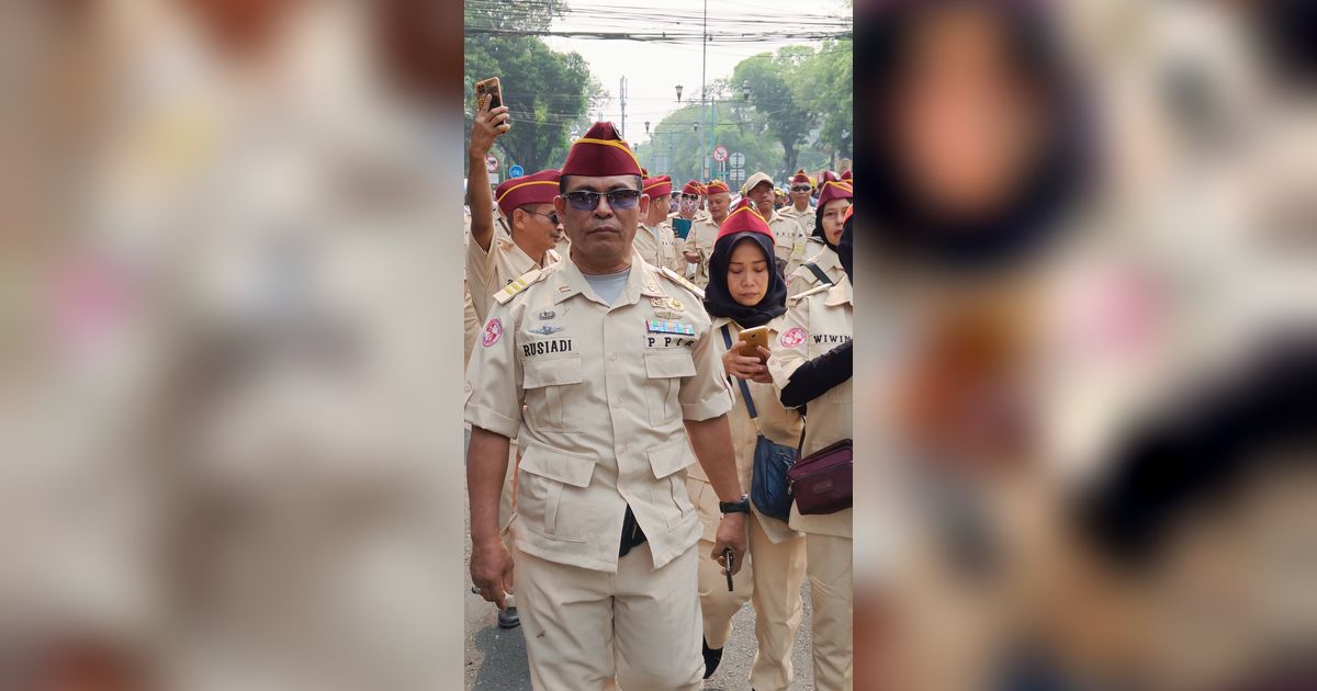 Militansi Pendukung Prabowo-Gibran, Rela Bolos Kerja demi Hadir di Depan KPU