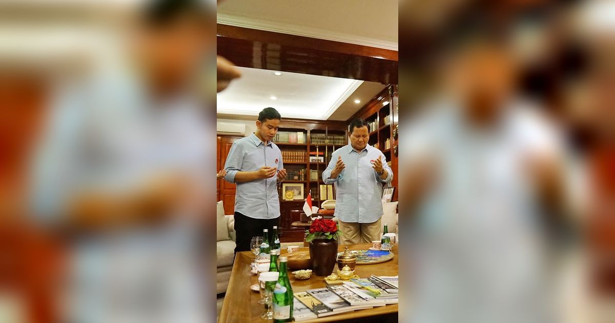 FOTO: Momen Prabowo-Gibran Berdoa Bersama Sebelum Daftar Pilpres ke KPU