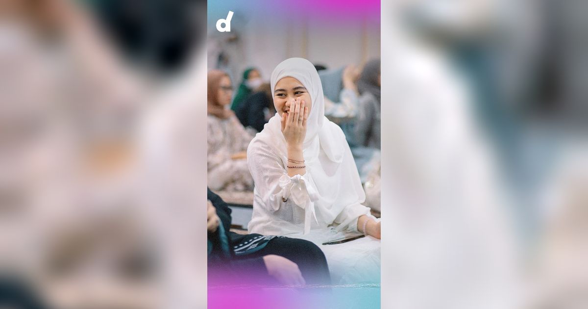 Pesona Aaliyah Massaid Berhijab Bikin Jari-Jari Thariq Gatal Berkomentar