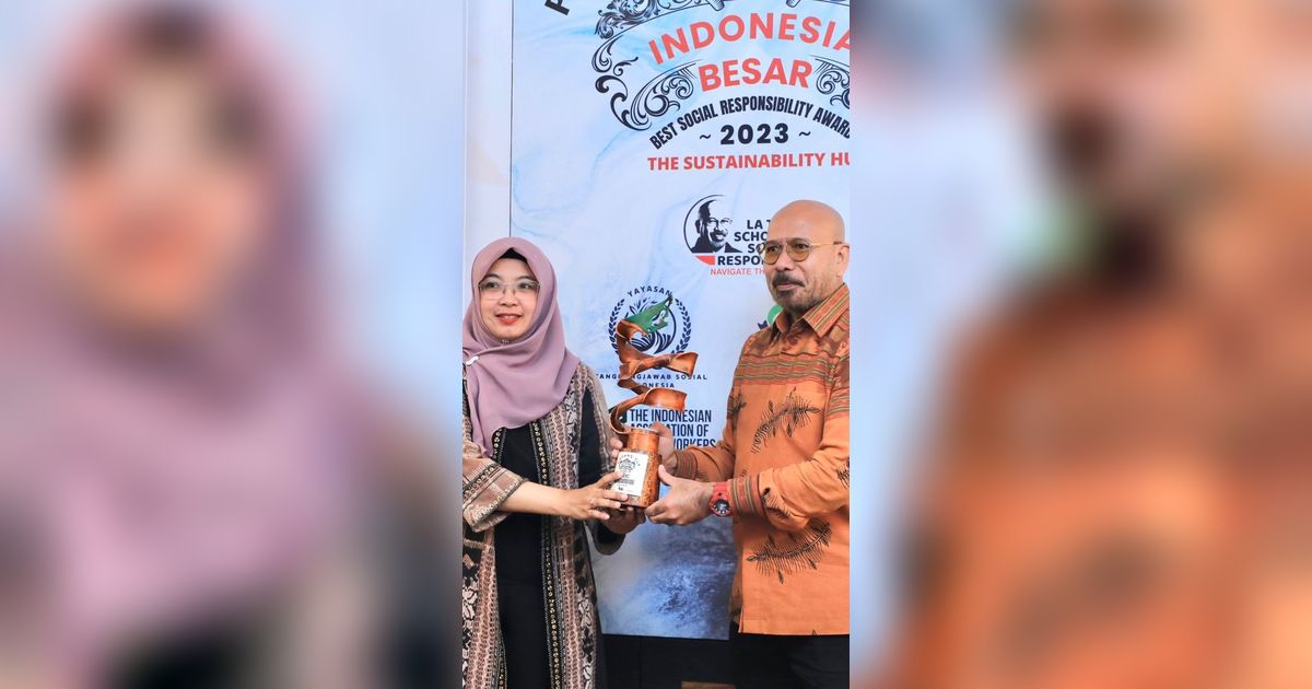 Nicke Widyawati Menjadi Bintang CSR di Indonesia Best Social Responsibility Awards 2023