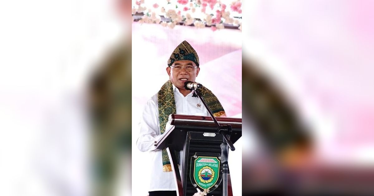 Menko PMK Minta Pemda Majukan Pesantren, Perhatikan Insentif Gurunya