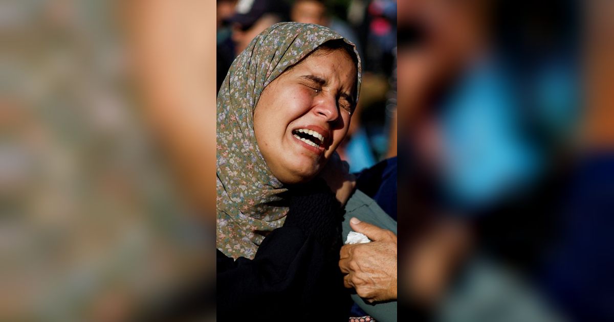 FOTO: Tangis Histeris hingga Ketakutan Anak-Anak Saat Israel Terus Menghujani Serangan Brutal di Khan Younis Gaza Selatan