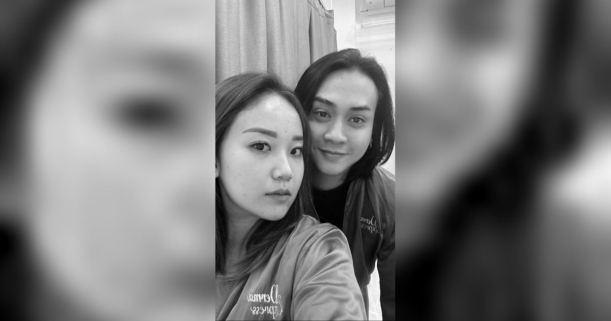 Tetap Harmonis Meski 12 Tahun Belum Dikaruniai Momongan, Berikut Potret Dimas Andrean dan Istri yang Kini Makin Mesra