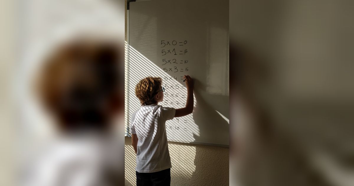 Haruskah Anak-anak Menghafal Perkalian? Yuk Cari Tahu