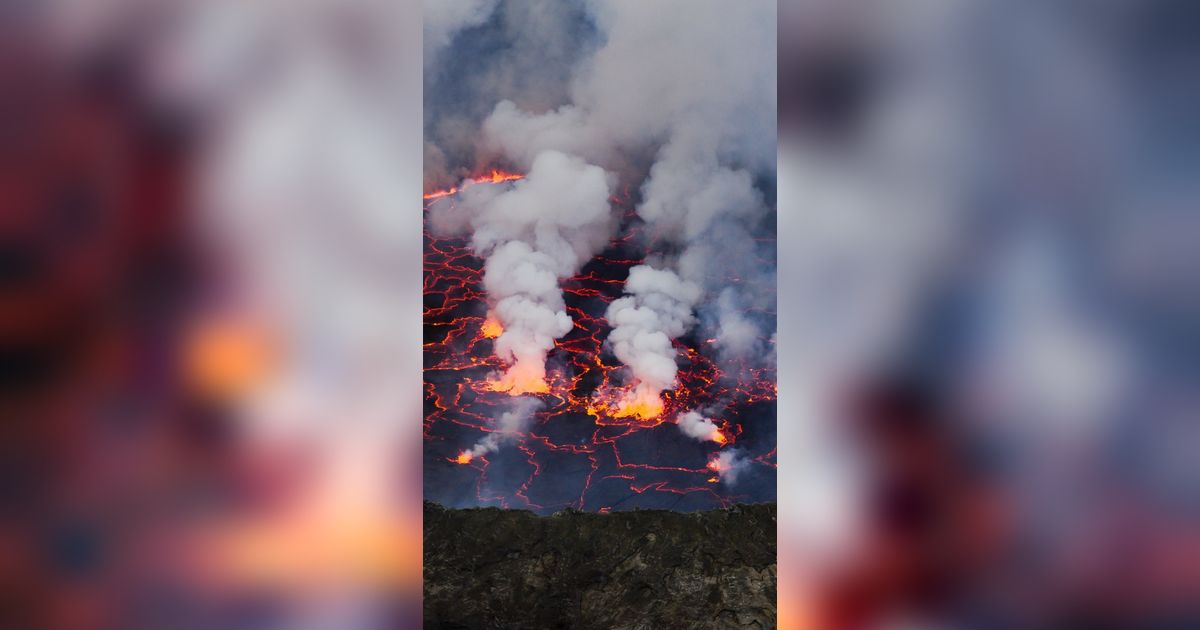 Kisah Ilmuwan Mempertaruhkan Hidupnya untuk Menemukan Danau Lava yang Sangat Langka