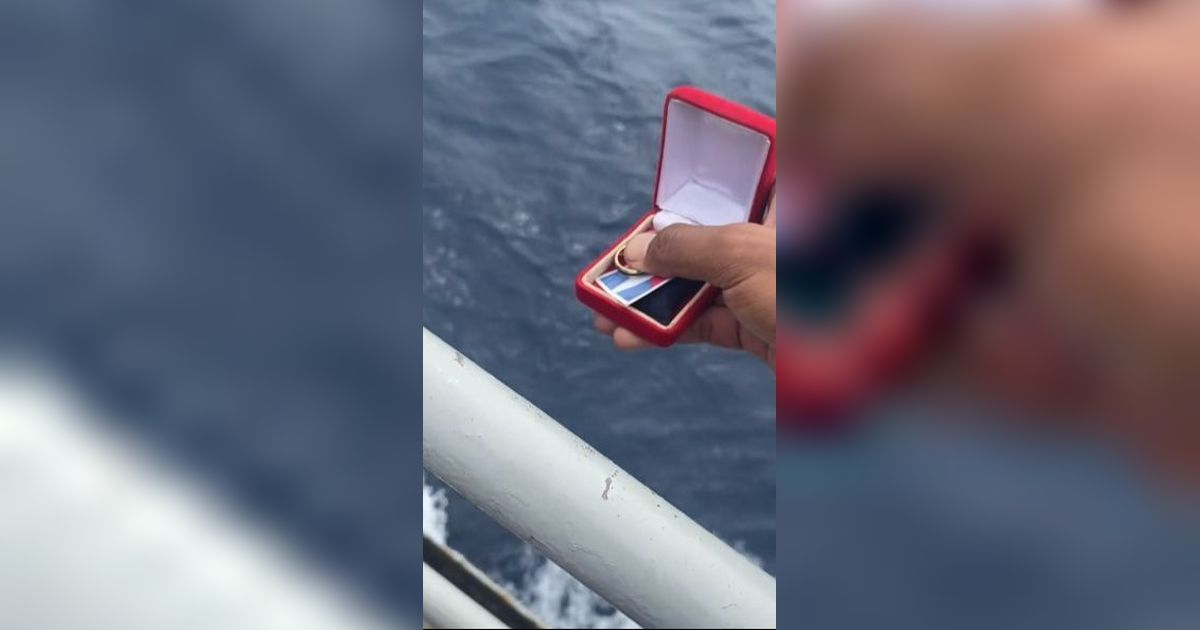 Momen Pilu Pria Buang Cincin dan Foto Mantan Kekasihnya ke Laut, Harga Emas Tak Sebanding Lukanya