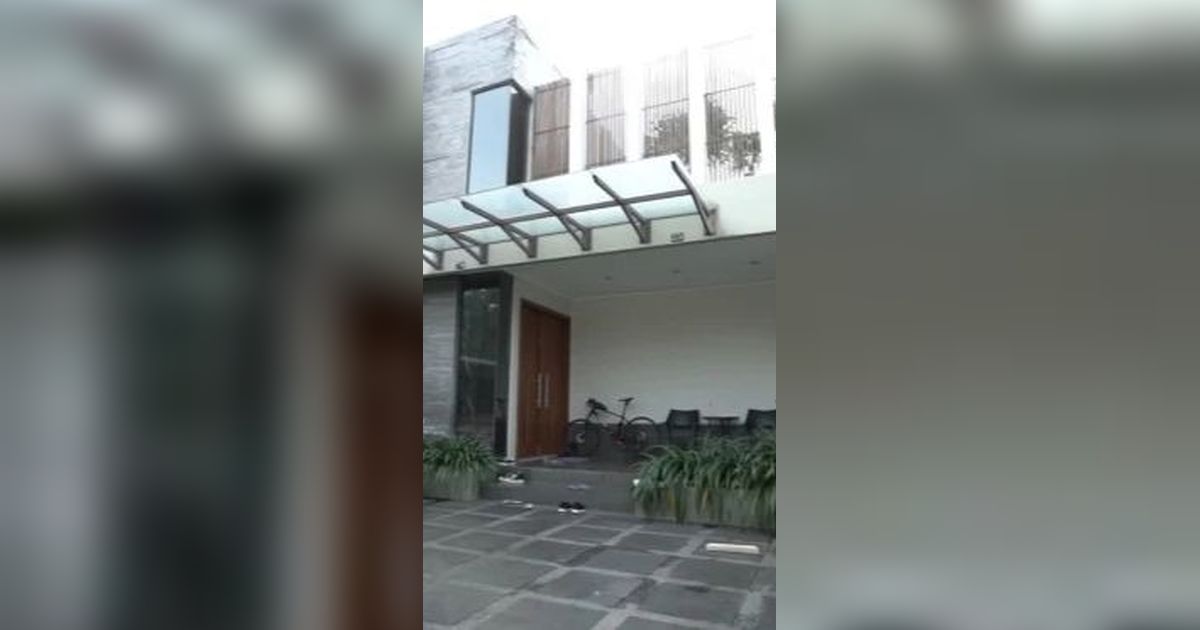 Jarang Tersorot, Ini Potret Rumah Mewah Ari Wibowo yang Mewah dan Cozy Abis