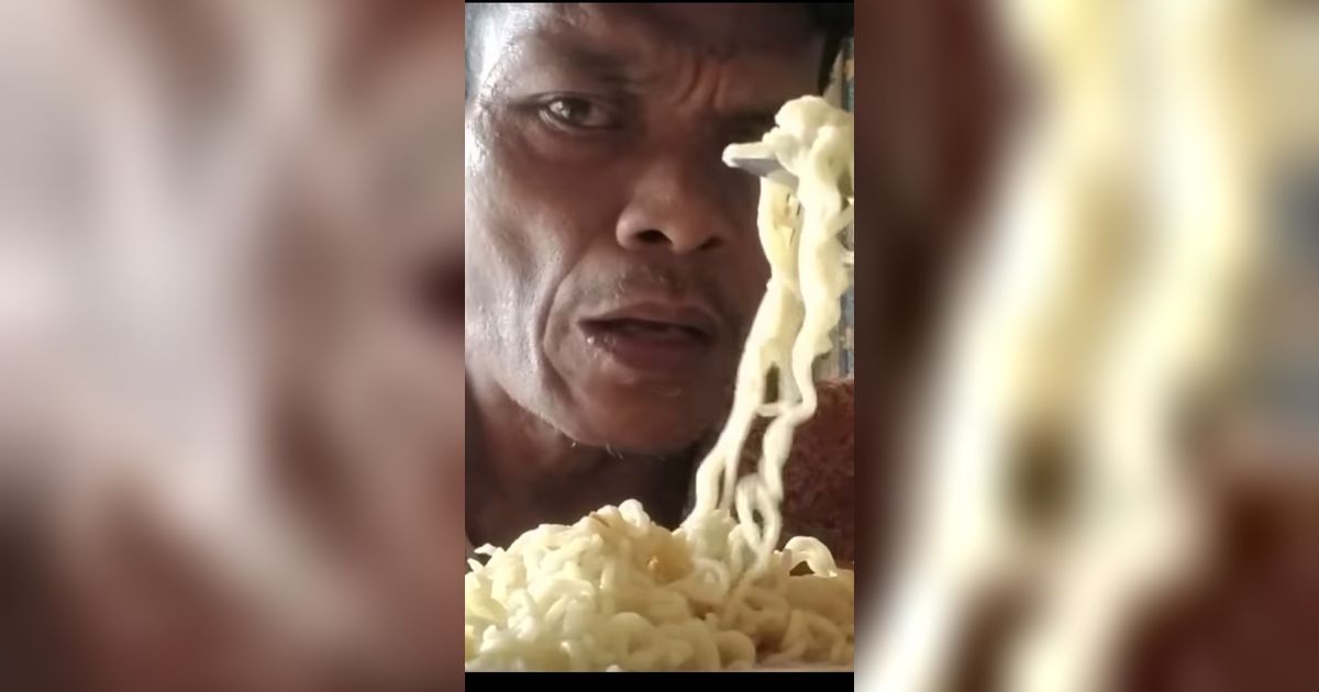 Viral Aksi Yoto Kebo Selalu Mokbang Mi Instan di YouTubenya, Bikin Prihatin Warganet