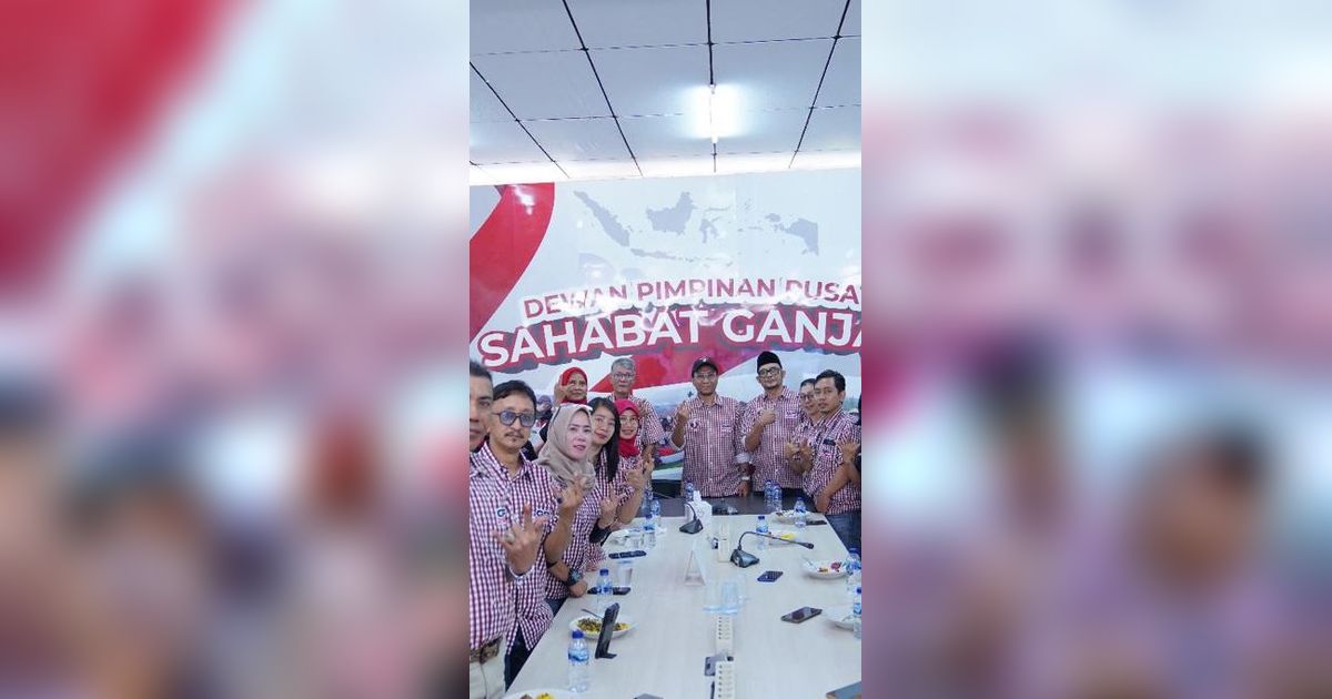 Relawan Rayakan HUT Ganjar Pranowo ke-55, Doakan Jadi Pemimpin Amanah