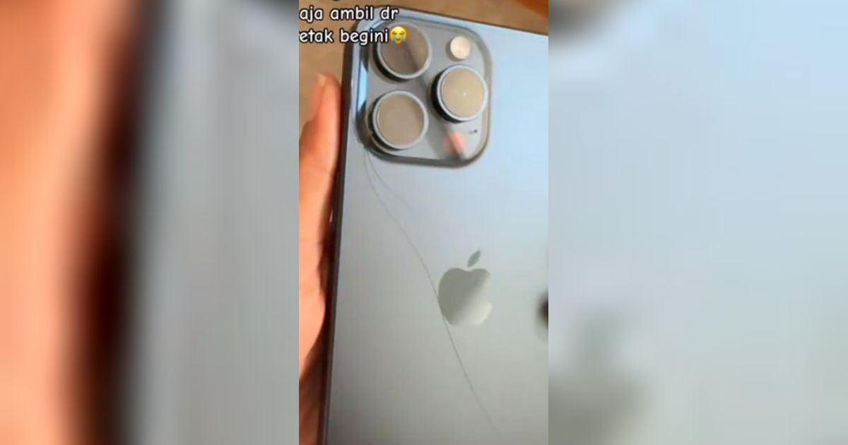 Nyesek Banget! Belum Sehari Beli, iPhone 15 Pro Max Wanita ini Sudah Retak Panjang
