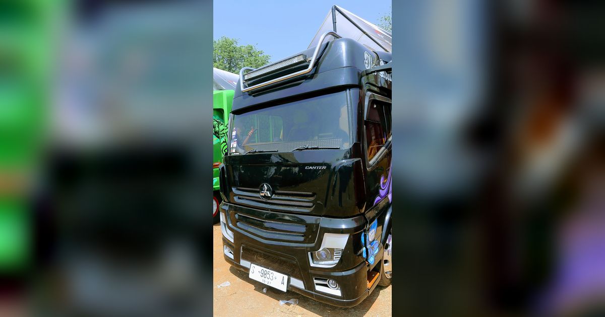 500 Truk Canter Adu Keren, Modifikasinya gak Kaleng-kaleng!