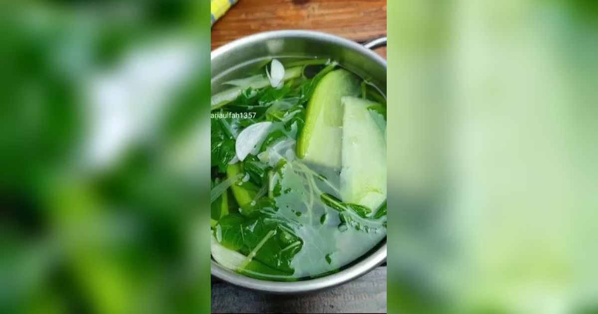 8 Resep Sayur Bayam Bening Simpel & Mudah Dibuat, Bikin Nafsu Makan Bertambah