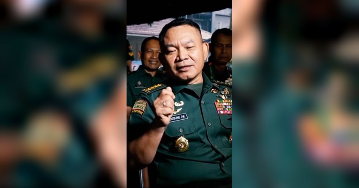 Kasad Jenderal Dudung Periksa Kantong Anggota Brimob Tak Ada Dompet: Enggak Punya Duit Berarti ini?